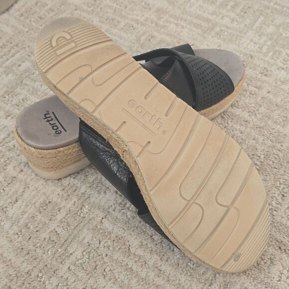 Earth | Modern Marigold Platform Sandals - Picture 6 of 8